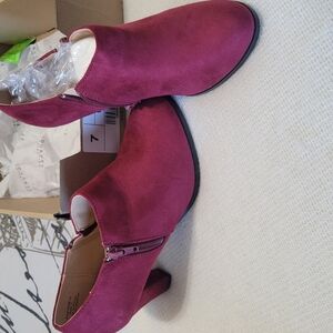 NEW Women's Burgundy Ankle Boots